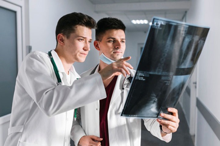 Более двух тысяч медработников не хватает в Новосибирской области Более двух тысяч медработников не хватает в Новосибирской области