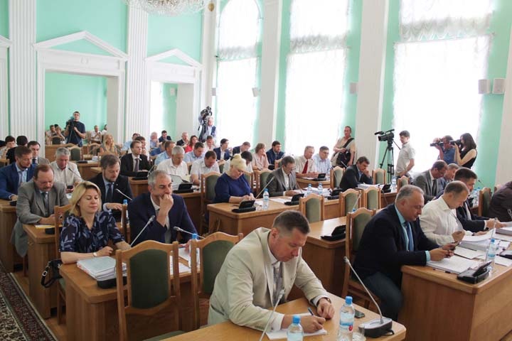 Мэра Омска выберут из двух единороссов Мэра Омска выберут из двух единороссов