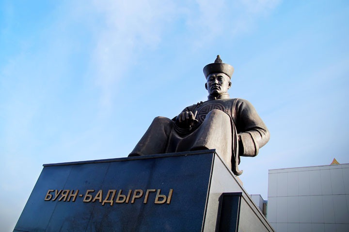 Медведев дал денег Туве и Забайкалью за успехи в экономике