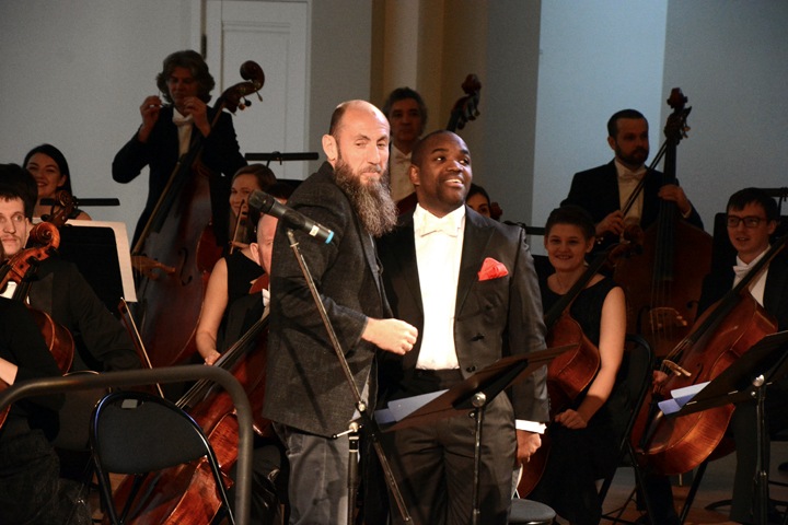 Новосибирский оперный театр отменил спектакли