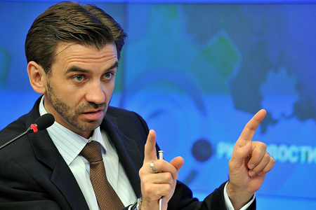 Компания Михаила Абызова перестала платить по кредитам Компания Михаила Абызова перестала платить по кредитам