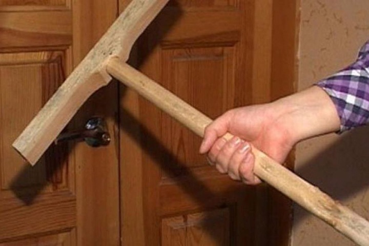 Ударившего женщину в магазине шваброй кузбассовца будут судить Ударившего женщину в магазине шваброй кузбассовца будут судить