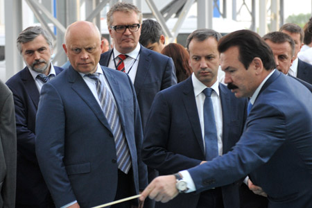 Назаров и Дворкович открыли в Омской области комбикормовый завод 