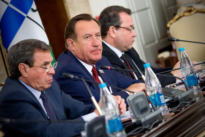 Новосибирские власти хотят ввести 20 почетных званий с оплатой из бюджета Новосибирские власти хотят ввести 20 почетных званий с оплатой из бюджета