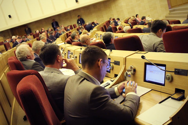 Стало известно, кто из новосибирских депутатов как голосовал по вопросу НДФЛ