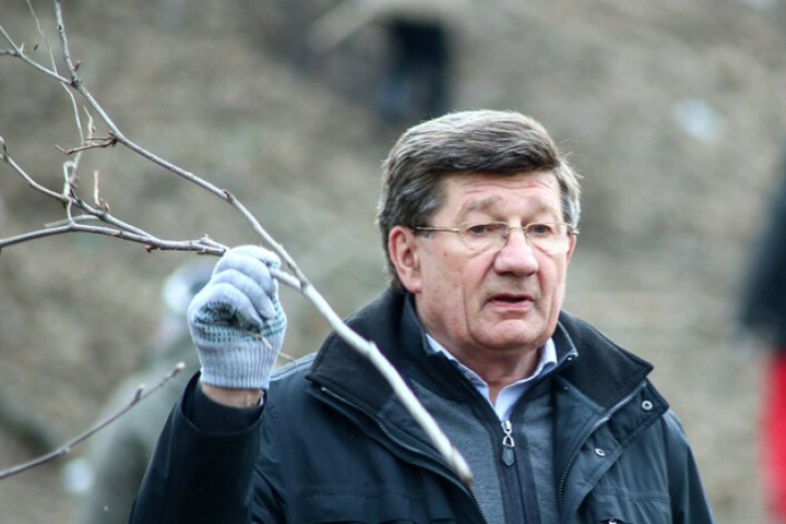 Общественники предложили Двораковскому остаться на посту мэра Омска Общественники предложили Двораковскому остаться на посту мэра Омска