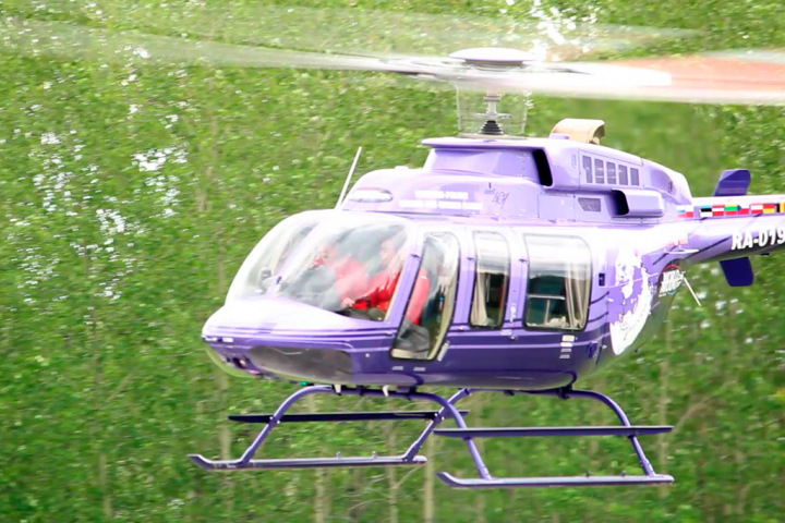 «Наша страна огромная и очень красивая»: экипаж вертолетной кругосветки приземлился в Новосибирске «Наша страна огромная и очень красивая»: экипаж вертолетной кругосветки приземлился в Новосибирске