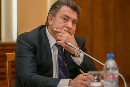 Часовой механизм отрегулировали