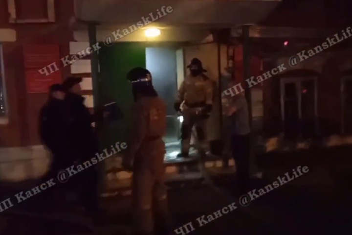 Учителя из Канска пытаются под пытками заставить оговорить себя в поджоге военкомата