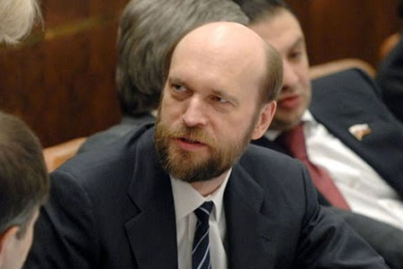 Интерпол разыскивает бывшего сенатора от Тувы Пугачева Интерпол разыскивает бывшего сенатора от Тувы Пугачева