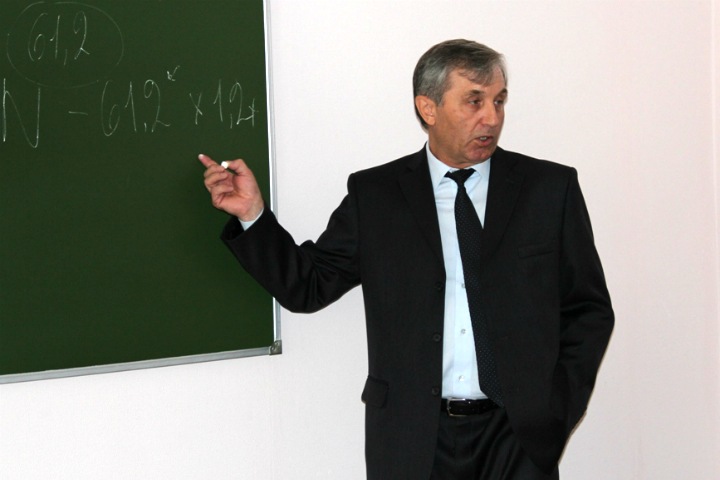 Новосибирские власти прокомментировали обрушение стены в школе