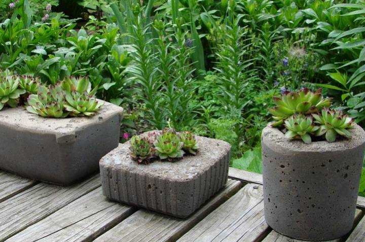 Какими достоинствами обладают бетонные вазоны Какими достоинствами обладают бетонные вазоны