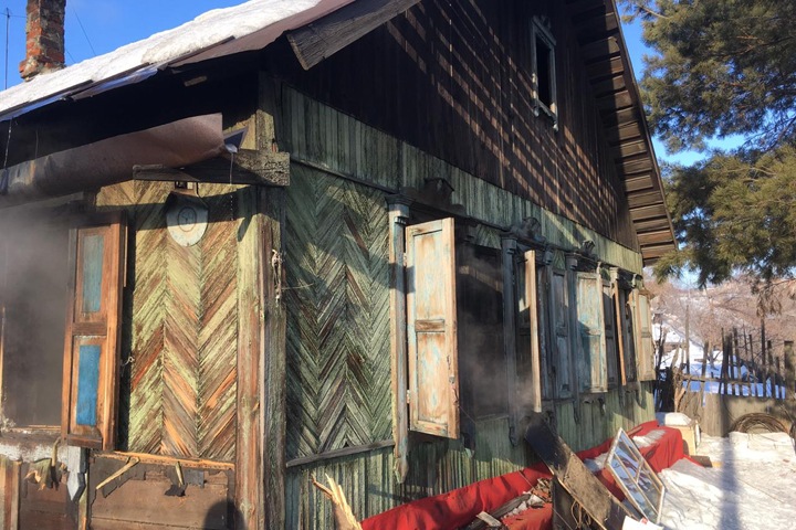 Заперли на щеколду. Ребенок погиб при пожаре в Новосибирске Заперли на щеколду. Ребенок погиб при пожаре в Новосибирске