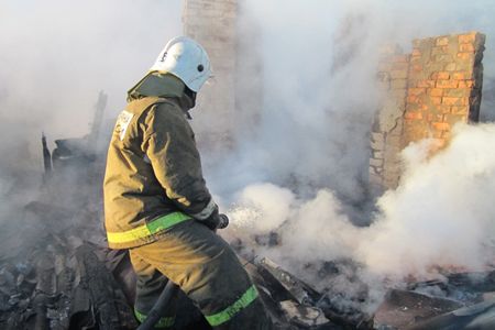 Глава Забайкальска подозревается в халатности из-за перехода степного пожара на дома