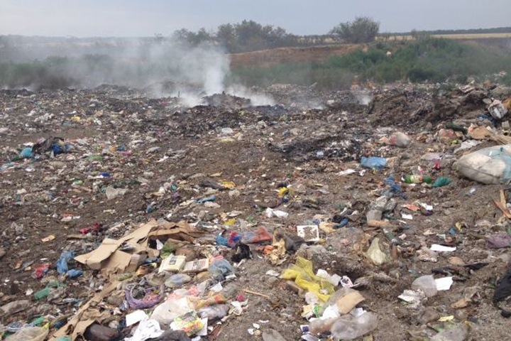 Мусорный полигон в Кемерове тлеет на глубине 5 метров Мусорный полигон в Кемерове тлеет на глубине 5 метров