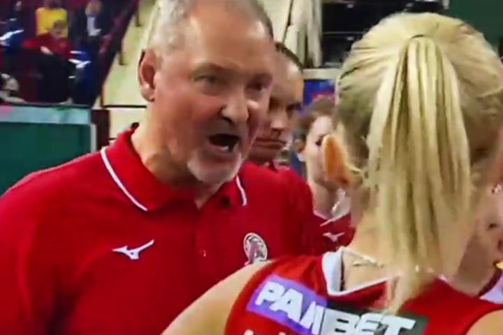 Бывший новосибирский тренер назвал «обезьяной» кубинскую волейболистку «Уралочки» Бывший новосибирский тренер назвал «обезьяной» кубинскую волейболистку «Уралочки»