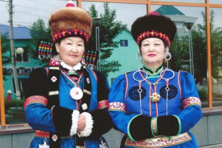 Костюм агинских бурят Забайкалья стал региональным брендом Костюм агинских бурят Забайкалья стал региональным брендом
