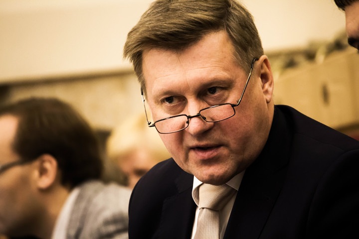 Локоть выступил против четвертого моста: «Нужно завершить строительство метро» Локоть выступил против четвертого моста: «Нужно завершить строительство метро»