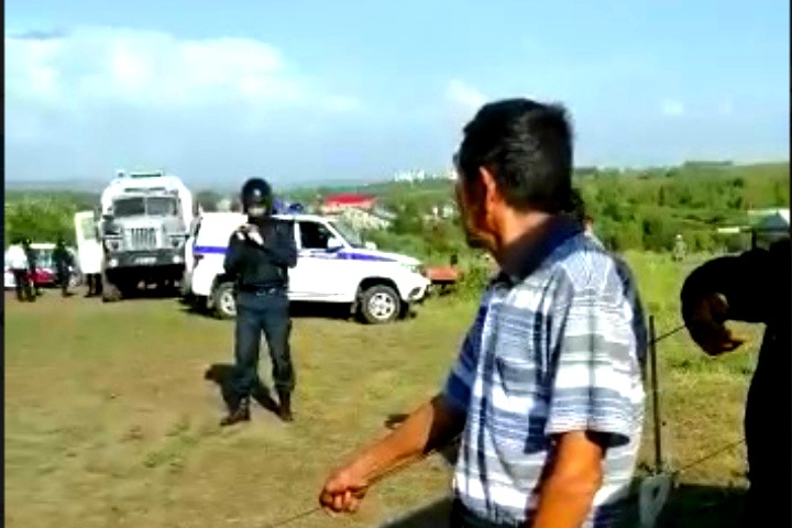 ОМОН начал разгон протестующих против угольщиков в Кузбассе