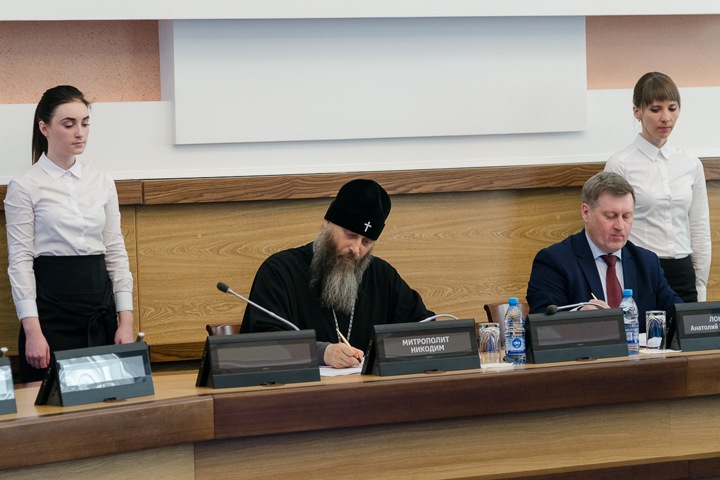 Локоть и митрополит Никодим договорились о сотрудничестве Локоть и митрополит Никодим договорились о сотрудничестве