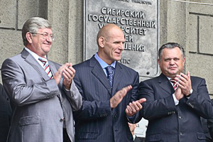 Как закалялась вертикаль: Все двенадцать лет «Единой России» в Новосибирске