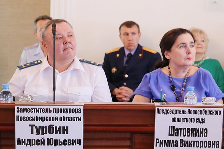 Обвиняемого во взятке бывшего зампрокурора Новосибирской области отпустили из СИЗО