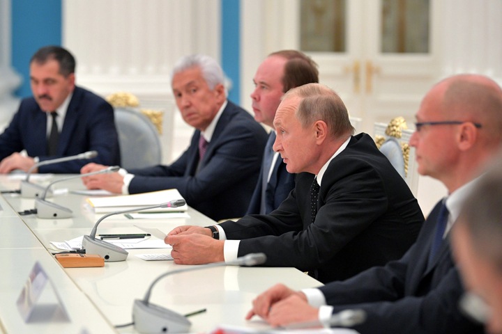 Как устроена власть в России: «Федеральный центр давно имеет гораздо больше того, с чем может справиться» Как устроена власть в России: «Федеральный центр давно имеет гораздо больше того, с чем может справиться»