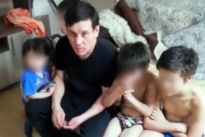 Что известно о бездомном отце с четырьмя детьми в Чите: собирал коноплю, прятался от суда, его любила семья Что известно о бездомном отце с четырьмя детьми в Чите: собирал коноплю, прятался от суда, его любила семья