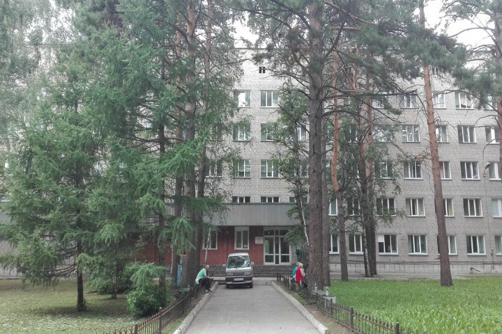 Новосибирец выпал из окна коронавирусного госпиталя Новосибирец выпал из окна коронавирусного госпиталя