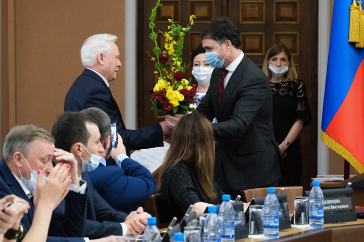 «Вы у себя сначала разберитесь»: новосибирский горсовет ушел на летние каникулы «Вы у себя сначала разберитесь»: новосибирский горсовет ушел на летние каникулы