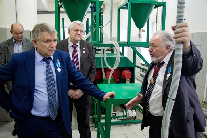 «Биологические лаборатории» и генетика «южных славян». Сибирские ученые обсудили события в Украине «Биологические лаборатории» и генетика «южных славян». Сибирские ученые обсудили события в Украине