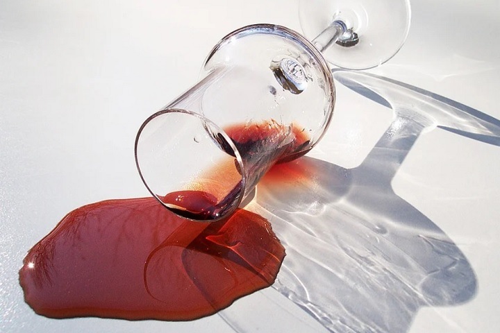 Мать и дочь из Красноярска отравились алкоголем, одна из них скончалась Мать и дочь из Красноярска отравились алкоголем, одна из них скончалась