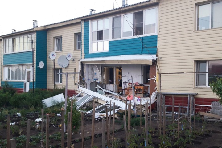 Взрыв произошел в жилом доме в Алтайском крае из-за самогонного аппарата