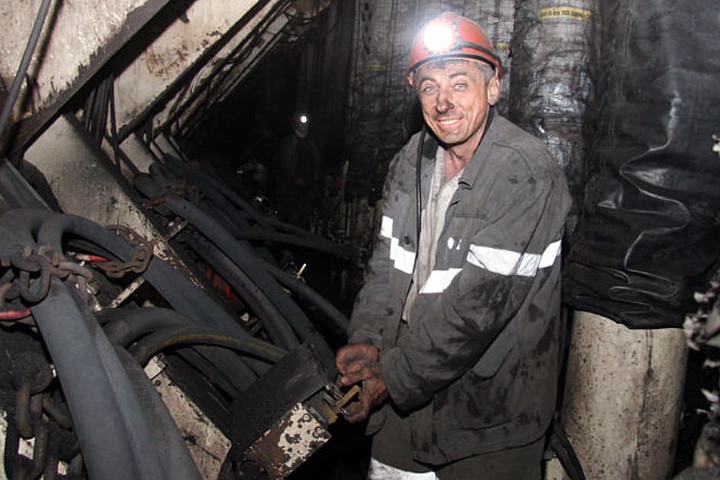 Шахтер победил на праймериз «ЕР» в Кемеровской области Шахтер победил на праймериз «ЕР» в Кемеровской области