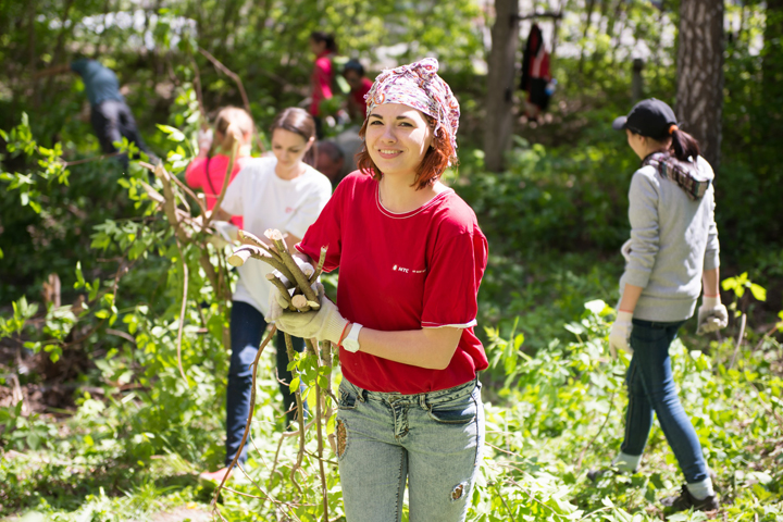 Экологический десант собрал мусор в зеленой зоне крупнейшего больничного комплекса Новосибирска Экологический десант собрал мусор в зеленой зоне крупнейшего больничного комплекса Новосибирска
