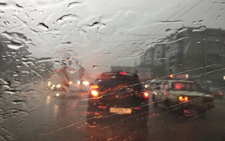 Стихийный водопад затопил главный вокзал Новосибирска Стихийный водопад затопил главный вокзал Новосибирска