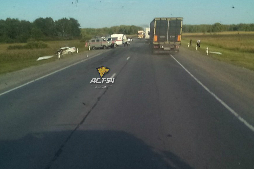 Шесть человек стали жертвами крупной аварии на новосибирской трассе Шесть человек стали жертвами крупной аварии на новосибирской трассе