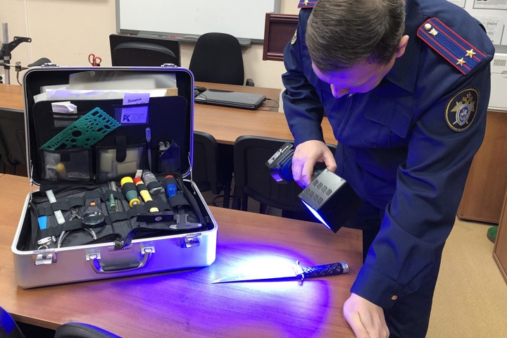 Бригадир омских дорожников ударил подчиненного ножом в глаз