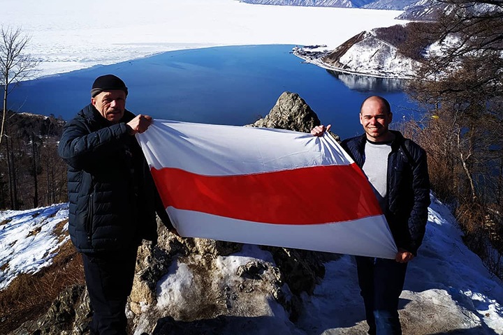 Отца координатора иркутского штаба Навального оштрафовали за лозунги в поддержку сына