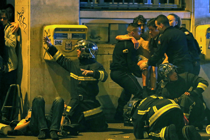 Женщина увезла детей из Франции в Новосибирск из-за террористов Женщина увезла детей из Франции в Новосибирск из-за террористов