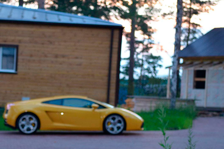 Самодельную бомбу нашли возле Lamborghini на территории яхт-клуба в Бердске Самодельную бомбу нашли возле Lamborghini на территории яхт-клуба в Бердске