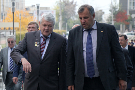 Ученые предложили законодательно уравнять НГУ со столичными вузами Ученые предложили законодательно уравнять НГУ со столичными вузами