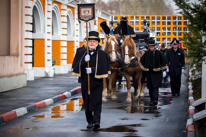 Владелец новосибирского крематория задержан в Петербурге Владелец новосибирского крематория задержан в Петербурге