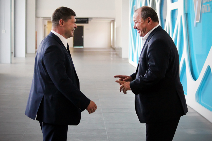 «Единая Россия» провела 19 человек в новосибирское заксобрание по спискам «Единая Россия» провела 19 человек в новосибирское заксобрание по спискам