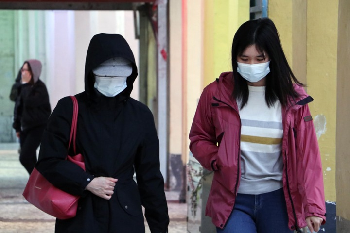 Врачи рассказали о состоянии заразившихся коронавирусом в Новосибирске