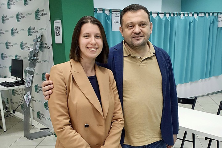 Суд снял с выборов кандидата в горсовет Бердска из-за фото в соцсетях. Но в доказательствах есть расхождения Суд снял с выборов кандидата в горсовет Бердска из-за фото в соцсетях. Но в доказательствах есть расхождения