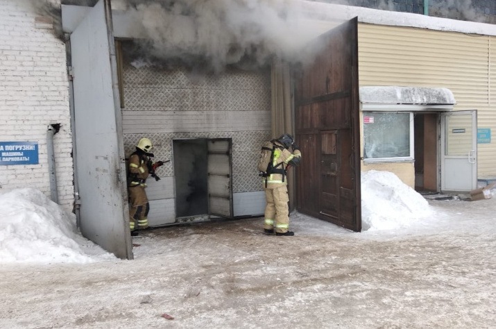 СМИ: причиной пожара на складе автозапчастей в Красноярске стал аварийный режим работы электросети СМИ: причиной пожара на складе автозапчастей в Красноярске стал аварийный режим работы электросети