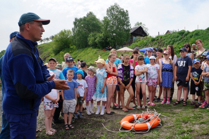 Сотрудники МЧС завершили «крестный сплав» за благополучие Кузбасса Сотрудники МЧС завершили «крестный сплав» за благополучие Кузбасса