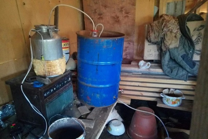 Двух детей ранило при взрыве самогонного аппарата в иркутском поселке Двух детей ранило при взрыве самогонного аппарата в иркутском поселке