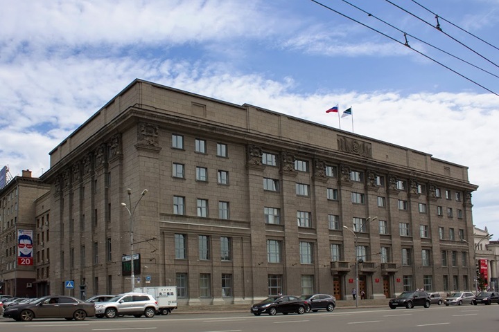 Локоть сократил число машин мэра после Городецкого Локоть сократил число машин мэра после Городецкого